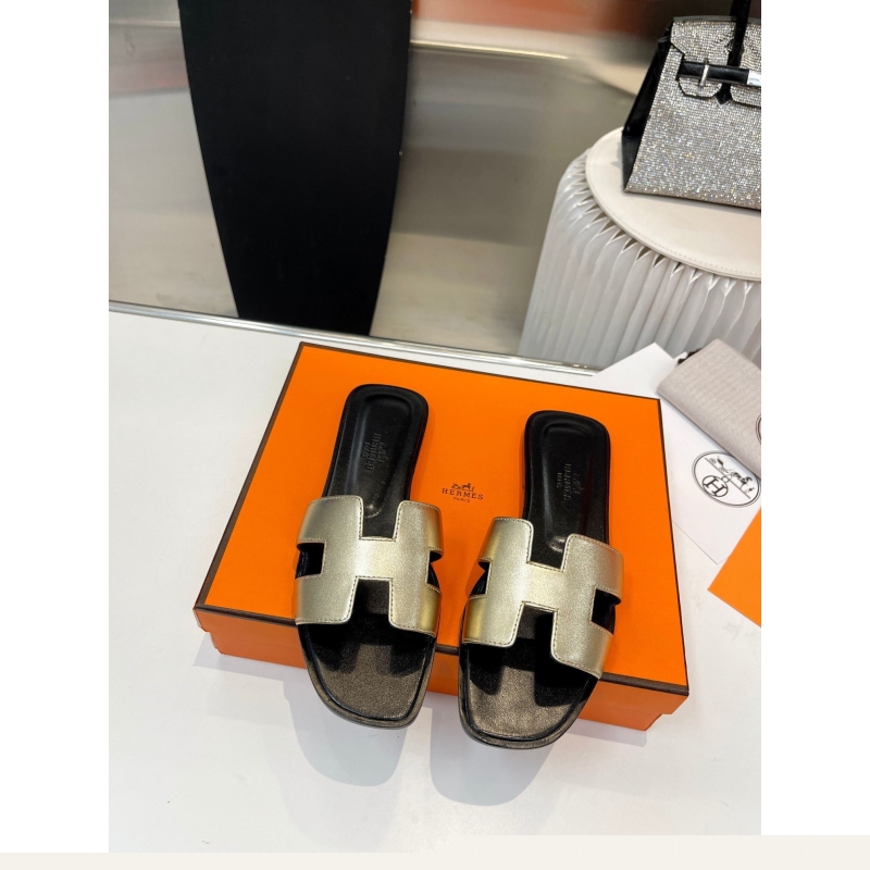 H**mes slippers